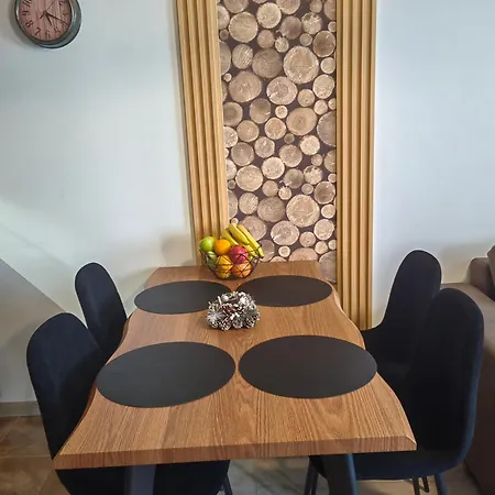 Sunny Mountain View Kometa *