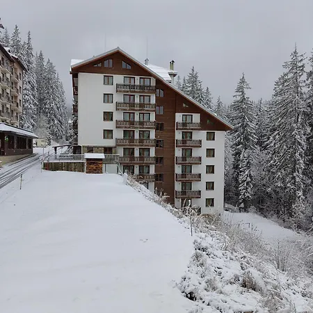 Sunny Mountain View Kometa 公寓 潘波洛沃