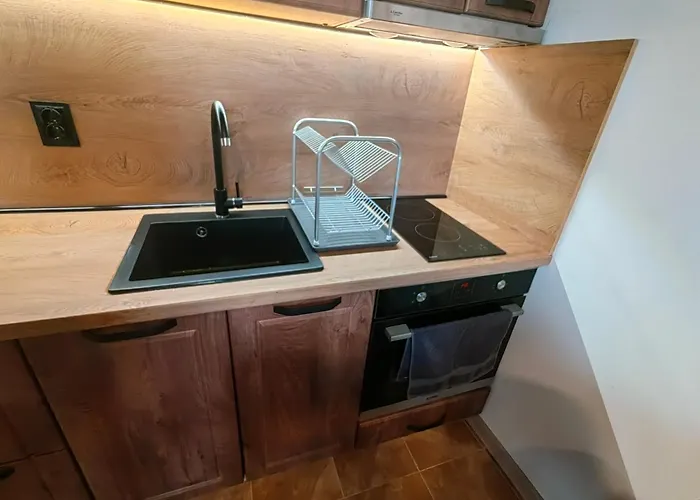 Sunny Mountain View Kometa